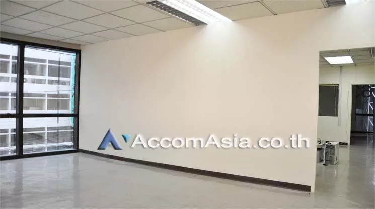 6  Office Space For Rent in Silom ,Bangkok BTS Sala Daeng at Kitpanit Building 13002152